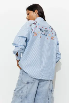 Chemise rayée brodée Femme — photo 2