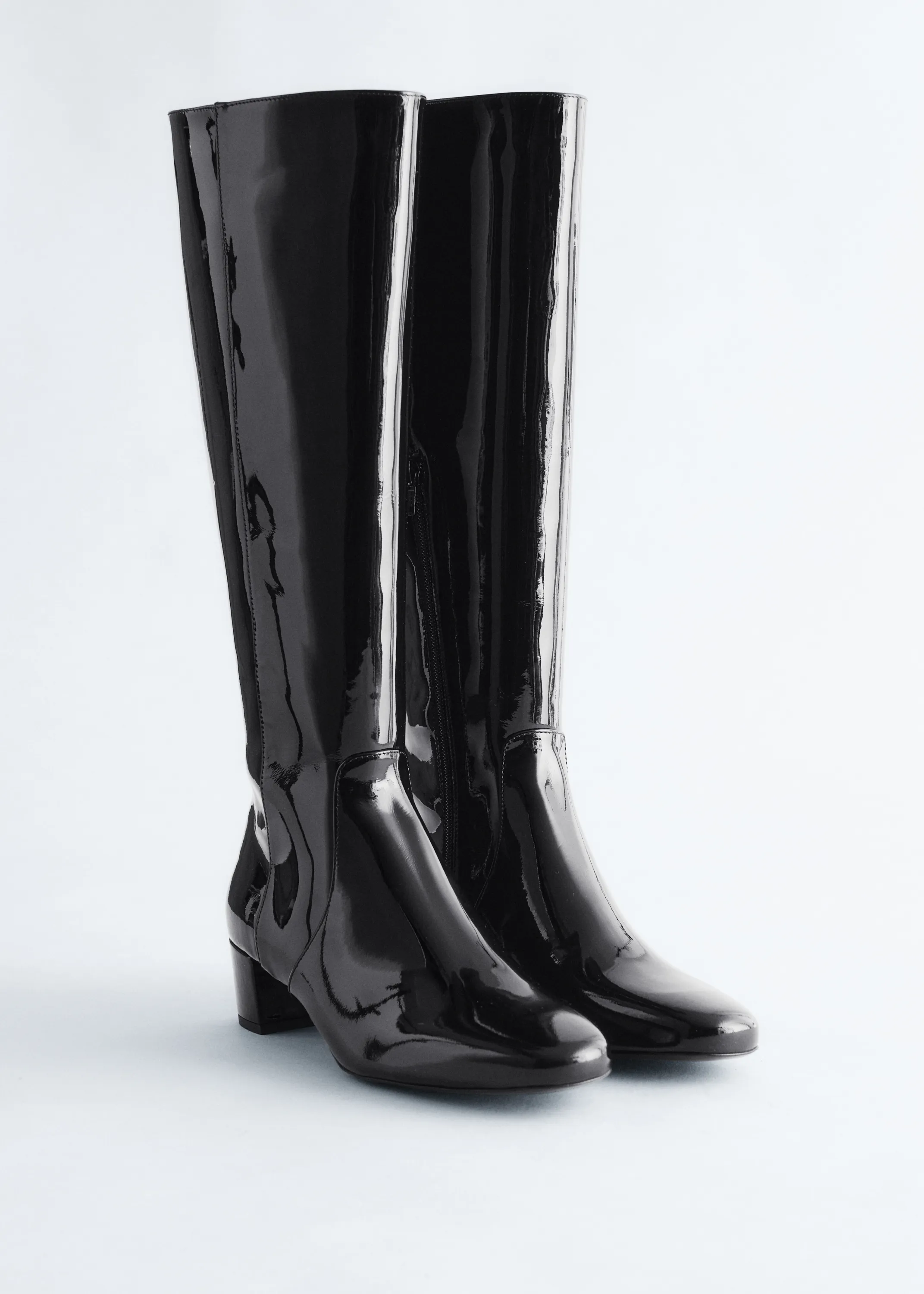 Bottes hauteur genou à talons en cuir - Verni noir