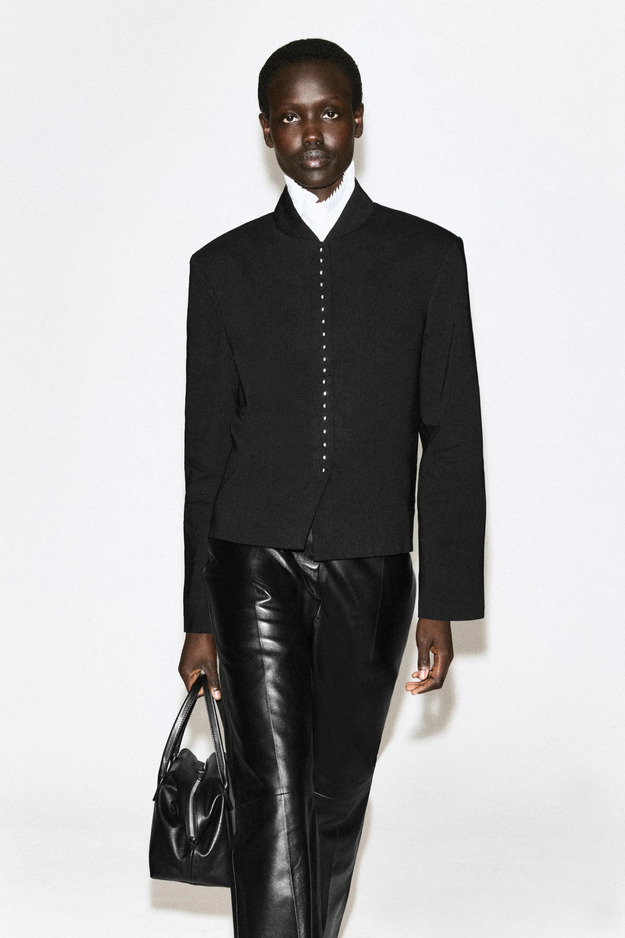 BLAZER COURT EN LIN À PATTE CLOUTÉE - NOIR