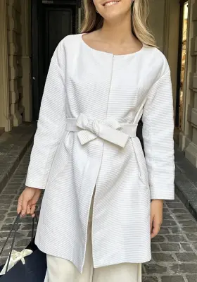 Manteau veste ceinturé en coton blanc Prix boutique 2000€ Taille 36 — photo 3