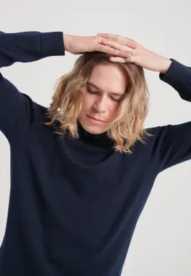 Le pull col roulé - Bleu marine — photo 1