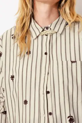 Chemise oversize rayée brodée — photo 5