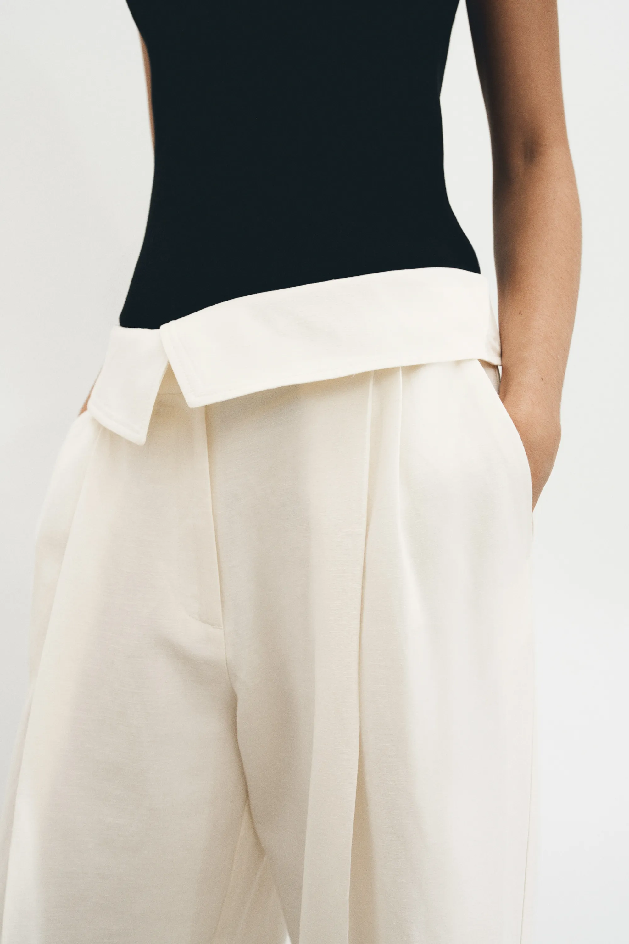 Pantalon en lin mélangé avec ceinture repliée - Crème