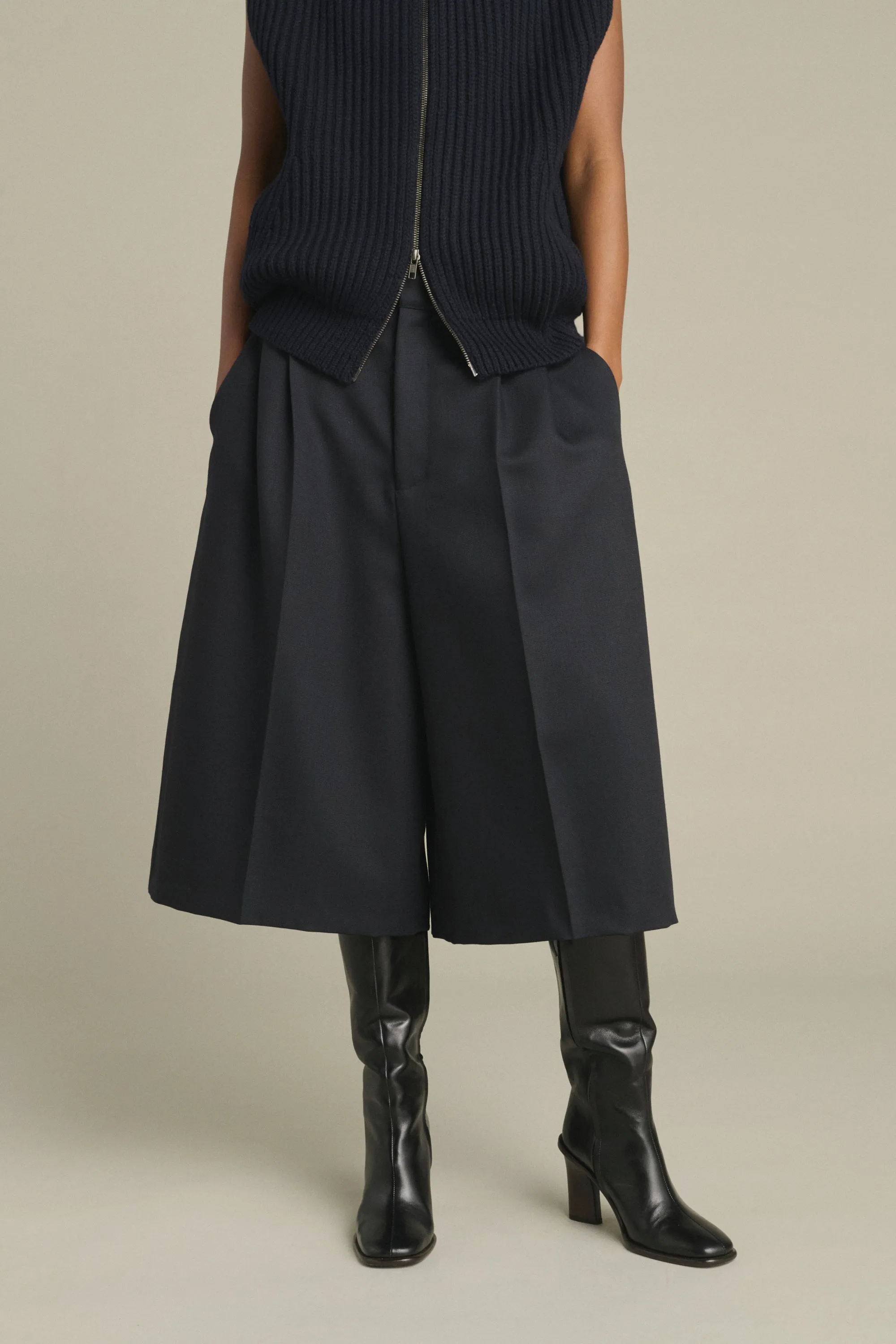 BERMUDA JUDE DEEP NAVY