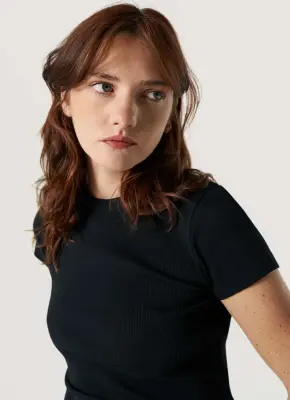 Le t-shirt côtelé - Noir