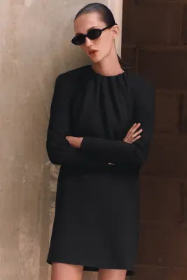ROBE DE TAILLEUR COURTE EN SERGÉ À PLIS - NOIR — photo 2