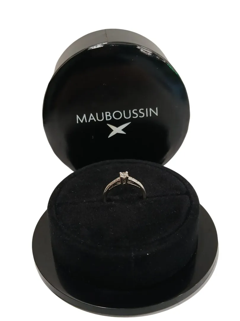 Bague blanc bauge mauboussin diamant 0,2 + eclats de diamants