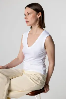 Débardeur Blanc Col V Sans Manches en Viscose / Elasthanne — photo 3