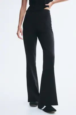 Pantalon évasé 7/8 - Noir — photo 1