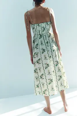 Robe à bretelles fines avec jupe évasée - Blanc/fleuri — photo 2
