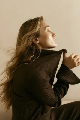 Pull en maille côtelée avec col zippé - Marron foncé — photo 2
