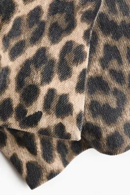 Jupe-short plissée en twill - Marron foncé/imprimé léopard — photo 3