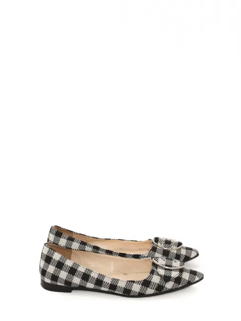Ballerines bout pointu en laine à carreaux noir et blanc Prix boutique 830€ Taille 36