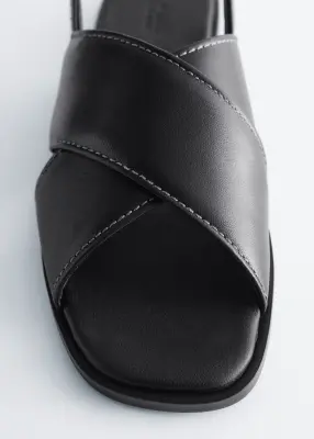 Sandales en cuir à brides croisées - Noir — photo 5