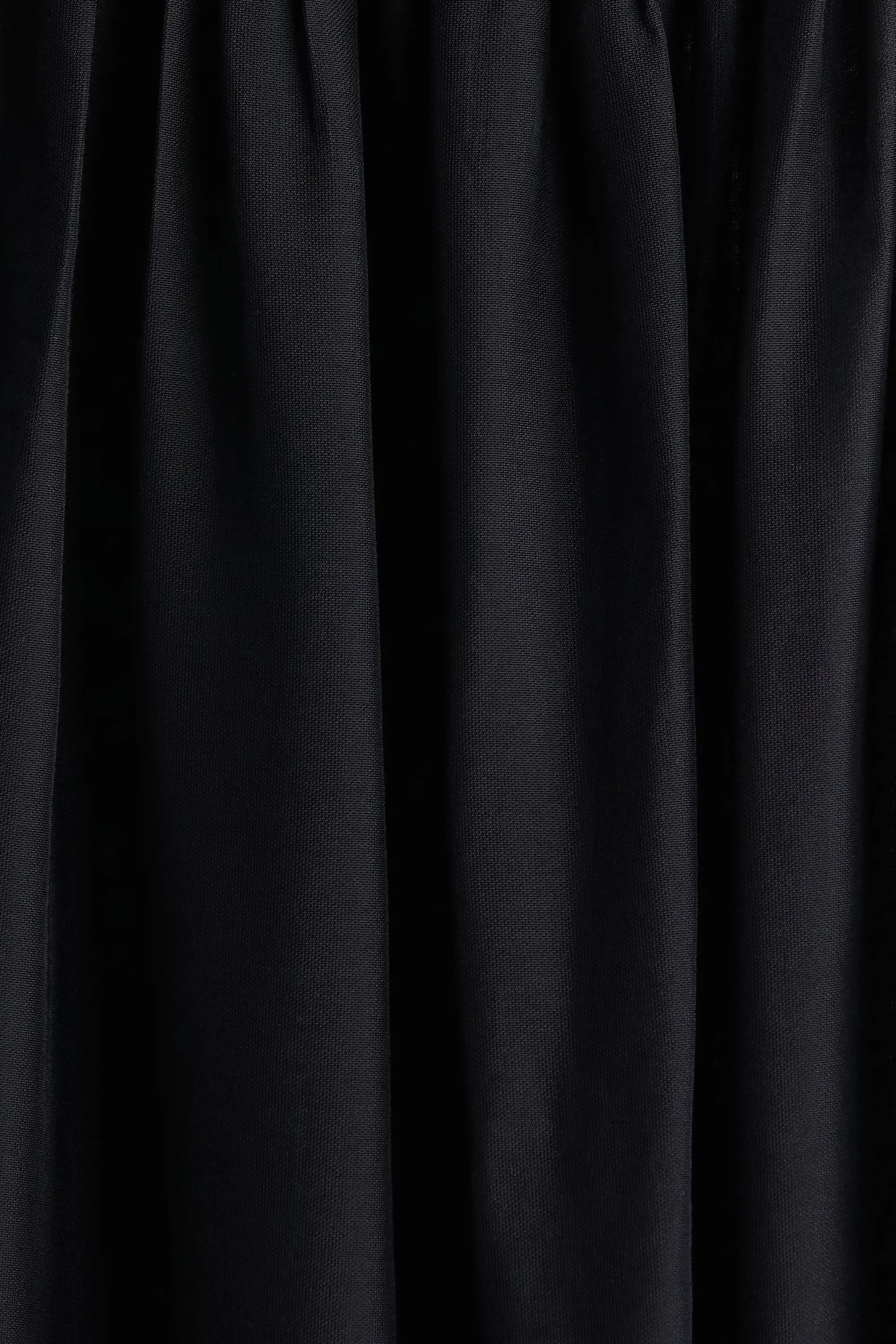Robe à bretelles fines avec corsage smocké - Black