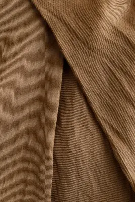 Pantalon froissé avec détails croisés - Beige foncé — photo 4