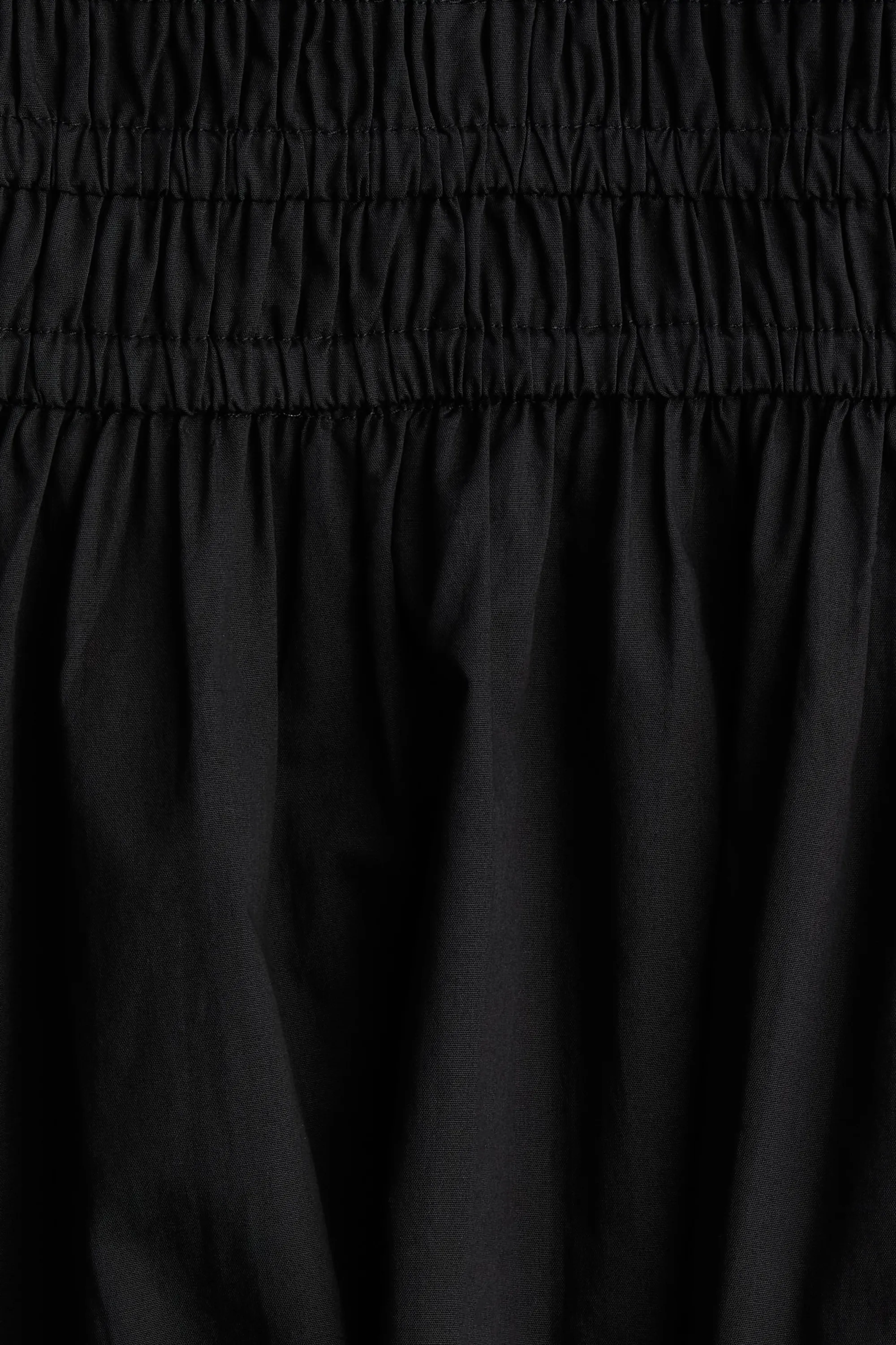 Robe en coton avec taille smockée - Noir