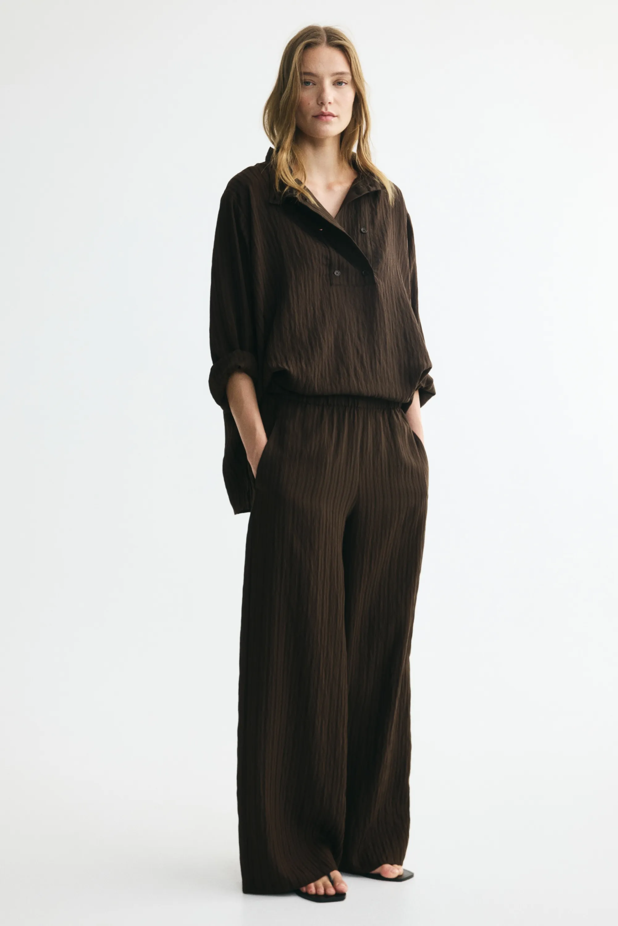 Pantalon texturé en viscose mélangée - Marron foncé