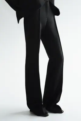 Pantalon chic en laine avec jambes droites - Noir — photo 1