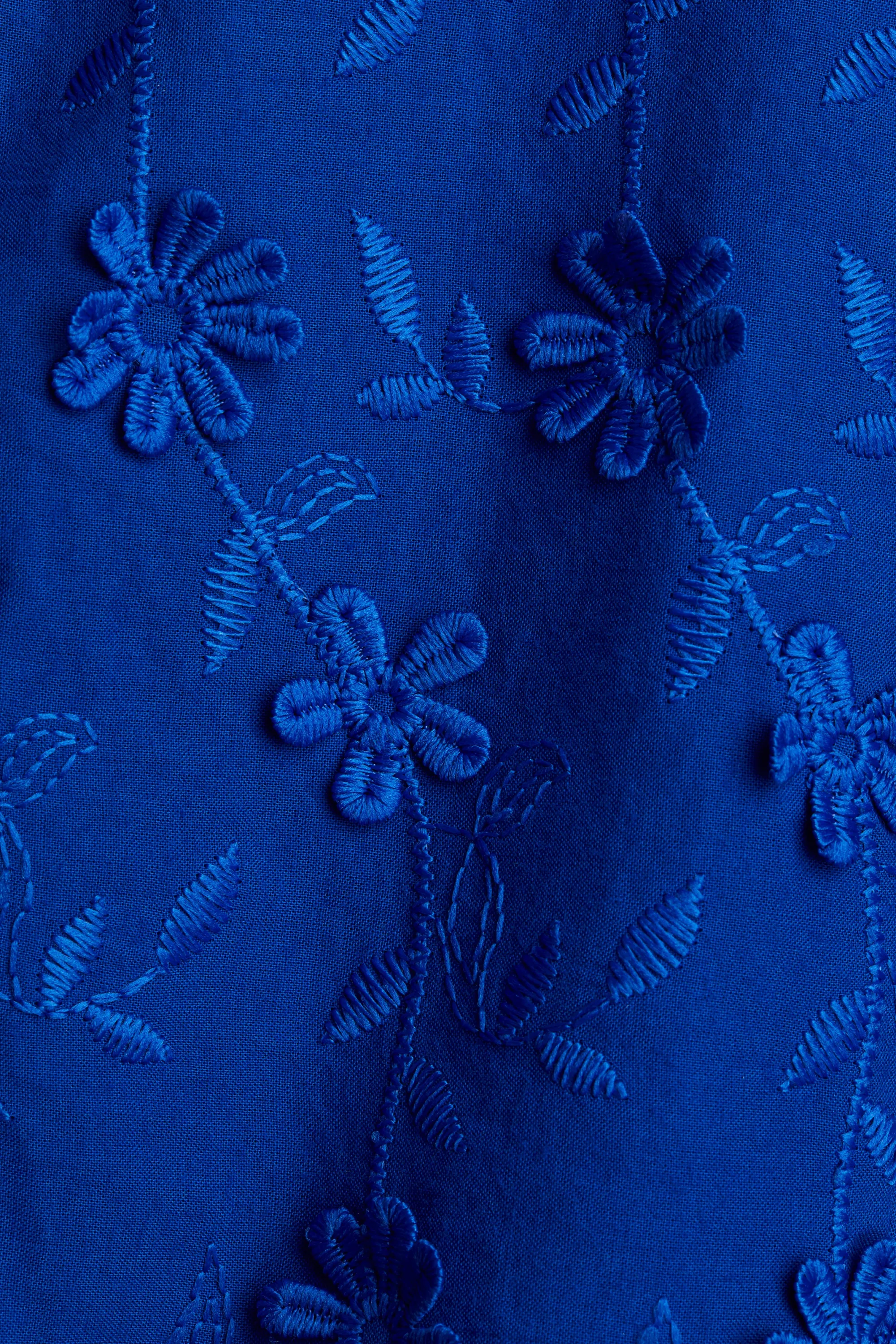 Robe en coton avec applications - Bleu vif