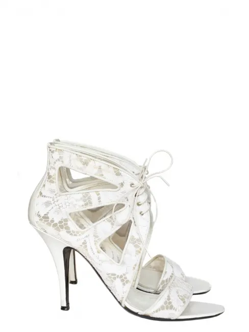 Sandales à talon en cuir et dentelle blanche NEUVES Prix boutique 640€ Taille 40