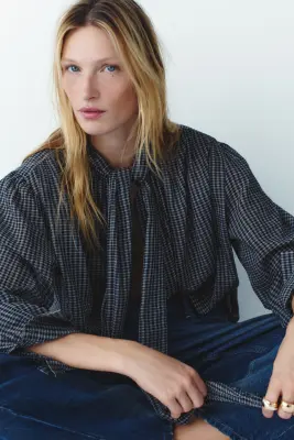 Blouse avec col lavallière - Bleu marine/carreaux — photo 2
