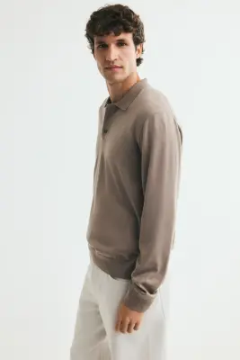 Polo Regular Fit en laine mérinos - Taupe — photo 4
