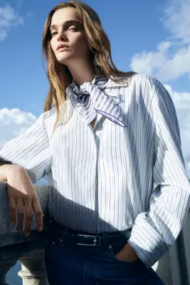 CHEMISE RAYÉE EN MÉLANGE DE COTON À COL ITALIEN - BLANC / VIOLET / BEIGE — photo 2