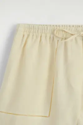 SHORT EN LIN À FINITION BRODÉE - JAUNE BEURRE — photo 5