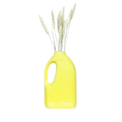 Vase laundry jaune par Lola Mayeras — photo 1