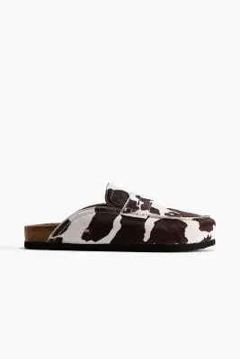 Mules mocassins en cuir - Blanc/imprimé peau de vache — photo 2