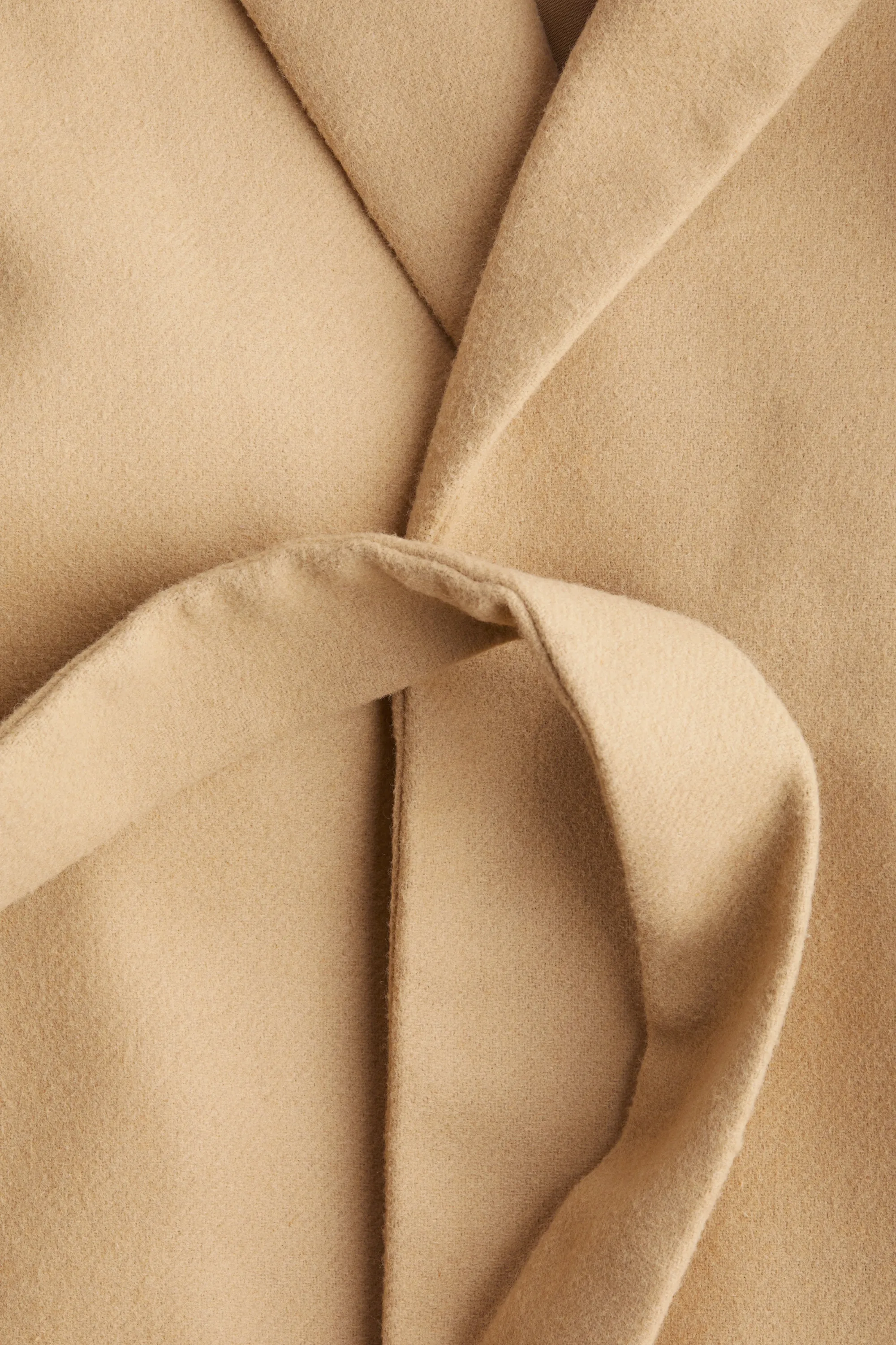 Manteau avec ceinture à la finition brossée - Beige