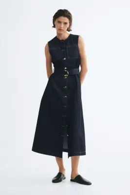Robe en denim avec ceinture - Bleu denim foncé — photo 1