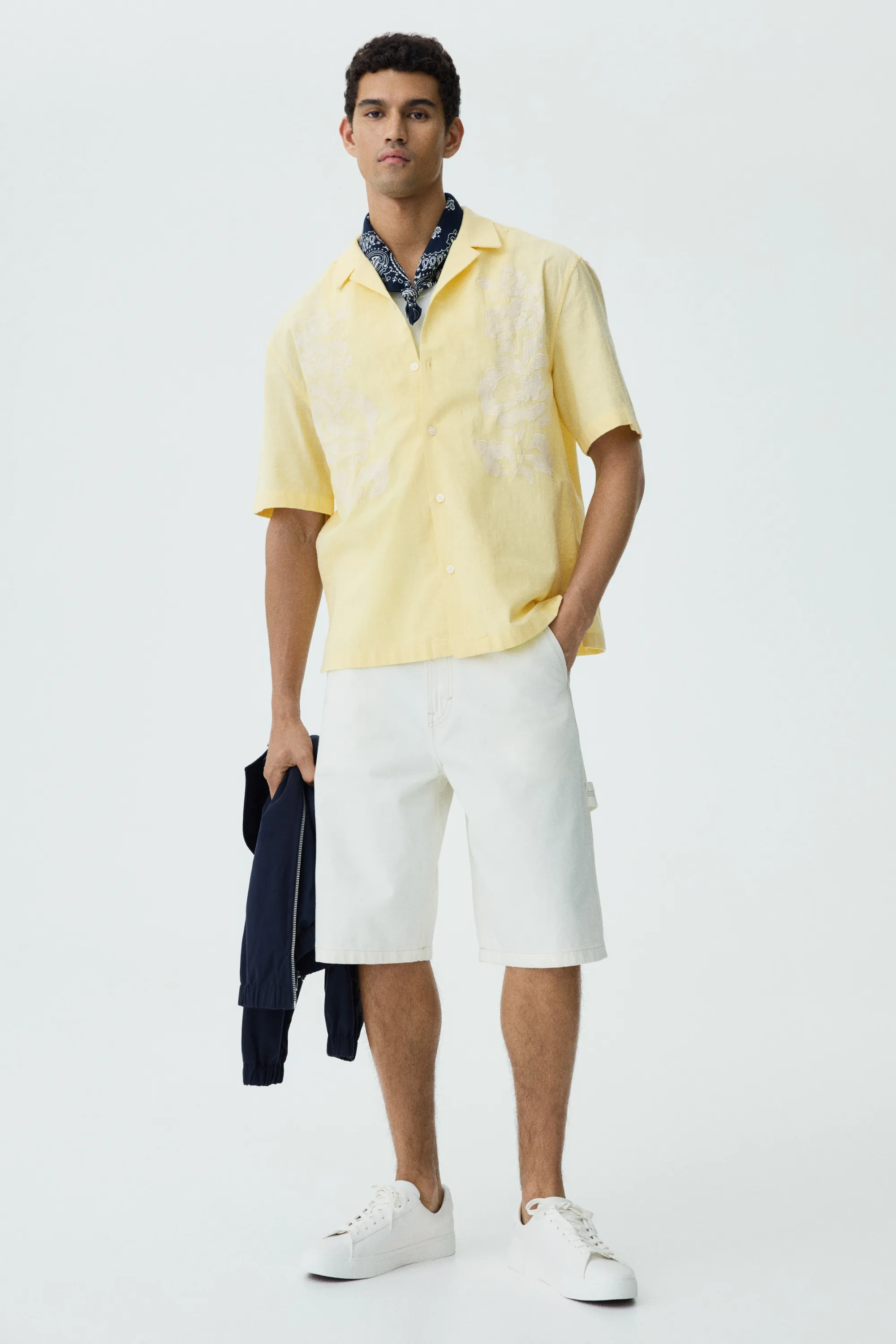 Chemise Relaxed Fit avec col cubain - Jaune clair/fleuri