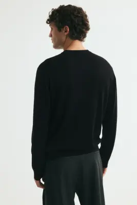 Pull Regular Fit en laine mérinos - Noir — photo 2