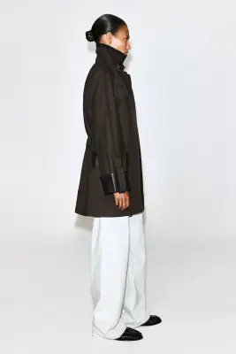 MANTEAU DE CAMPAGNE EN COTON BORDÉ DE CUIR - BRUN — photo 4