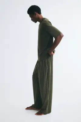 T-shirt et pantalon de pyjama Relaxed Fit - Vert kaki/rayé — photo 4