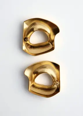 Boucles d’oreilles sculpturales à découpes laiton - Doré — photo 2