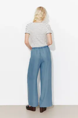 Pantalon large en lyocell — photo 4