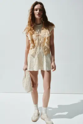 Blouse volantée avec dentelle - Beige clair — photo 1