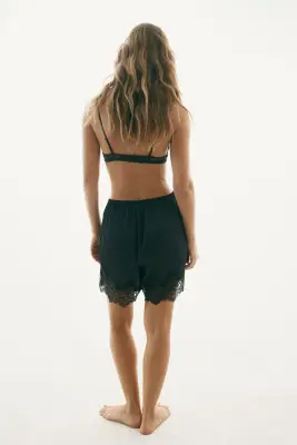 Short de pyjama en satin avec dentelle - Noir — photo 3