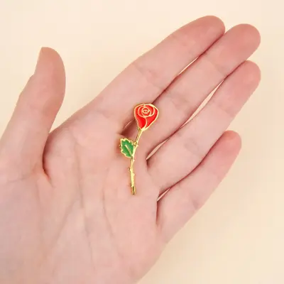 Pin's Rose Coucou Suzette — photo 5