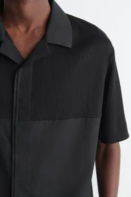 CHEMISE DÉCONTRACTÉE À PANNEAUX CONTRASTÉS - NOIR — photo 3