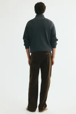 Pantalon Relaxed Fit en velours côtelé - Vert kaki foncé — photo 2