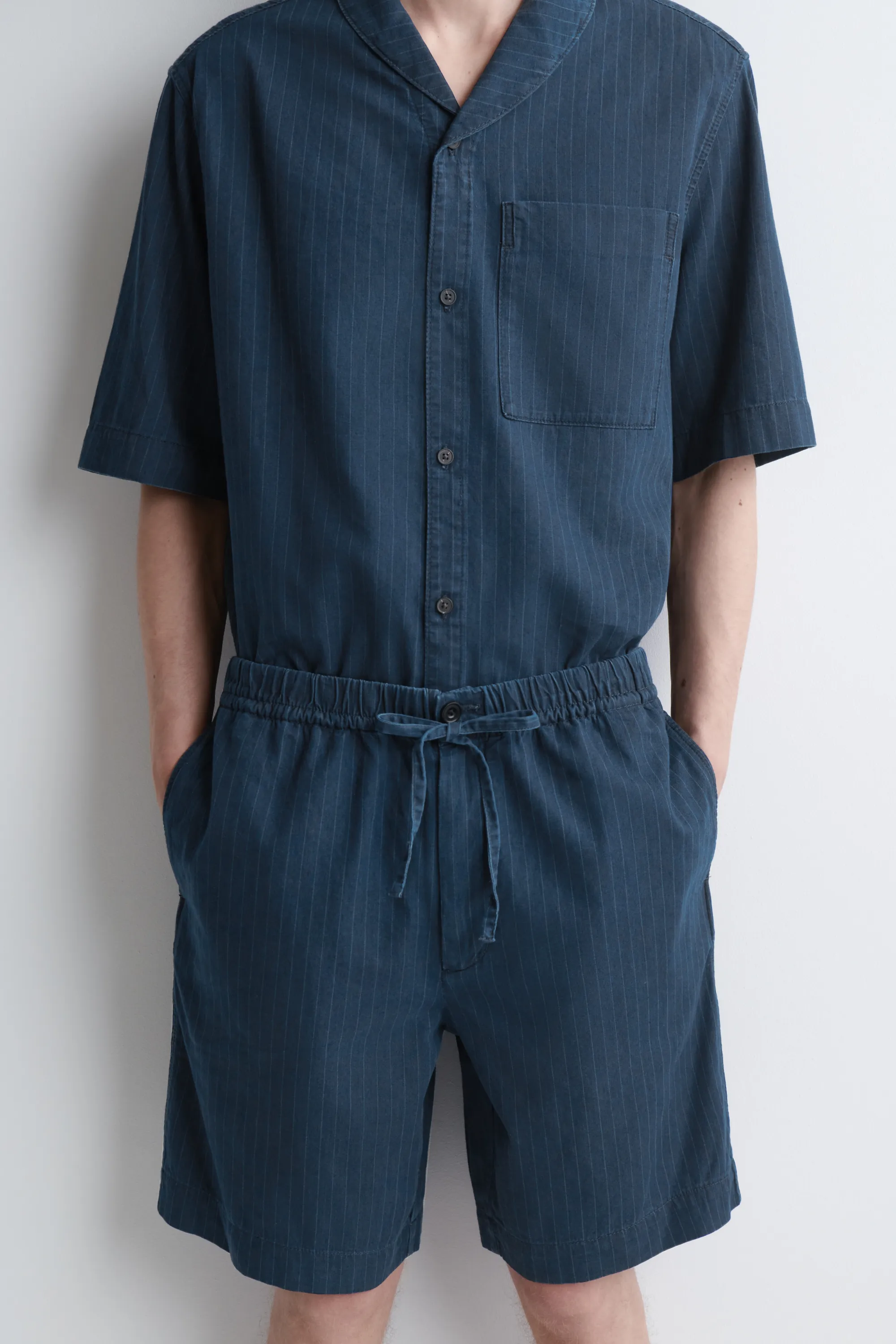 BERMUDA EN DENIM À FINES RAYURES - BLEU ENCRE / RAYURES