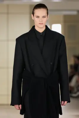 MANTEAU TAILLEUR CROISÉ EN LAINE MÉLANGÉE - NOIR — photo 2
