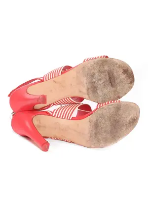 Sandales à talon en cuir rouge à rayures blanc crème Croisière 2020/2021 Prix boutique 950€ Taille 38 — photo 3