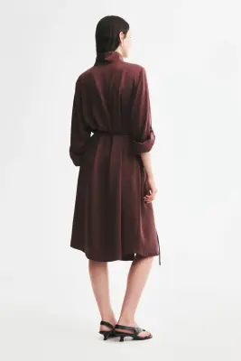 Robe chemise avec col entonnoir - Marron foncé — photo 4