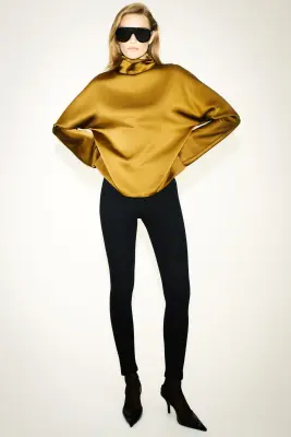 Top en satin avec col cheminée - Vert kaki — photo 3