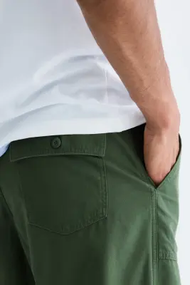 Pantalon Relaxed Fit en twill - Vert — photo 2